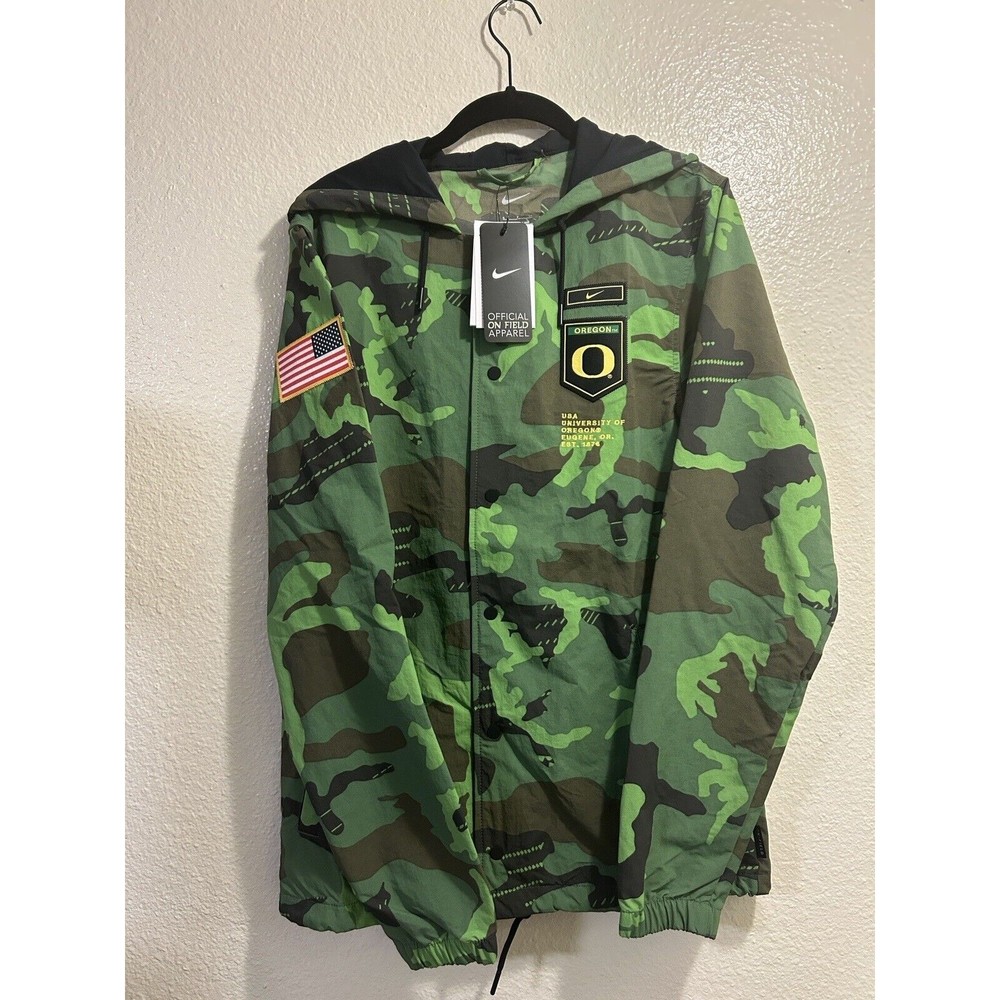 Small Nike College Oregon Men's Lightweight Army Camo Hood Jacket DN1720-328